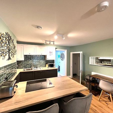 2 Bedroom Apartments Stopoverz Bristol Zewnętrze zdjęcie