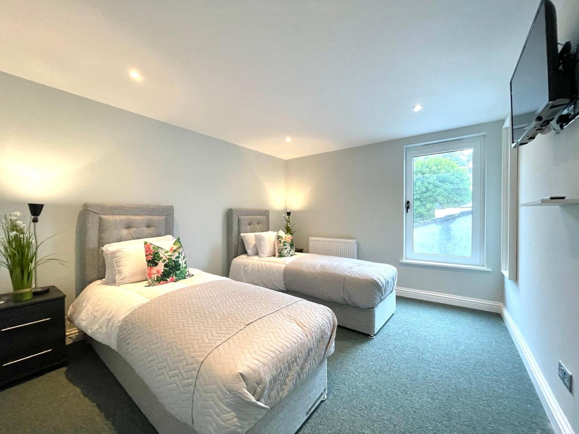 2 Bedroom Apartments Stopoverz Bristol Zewnętrze zdjęcie