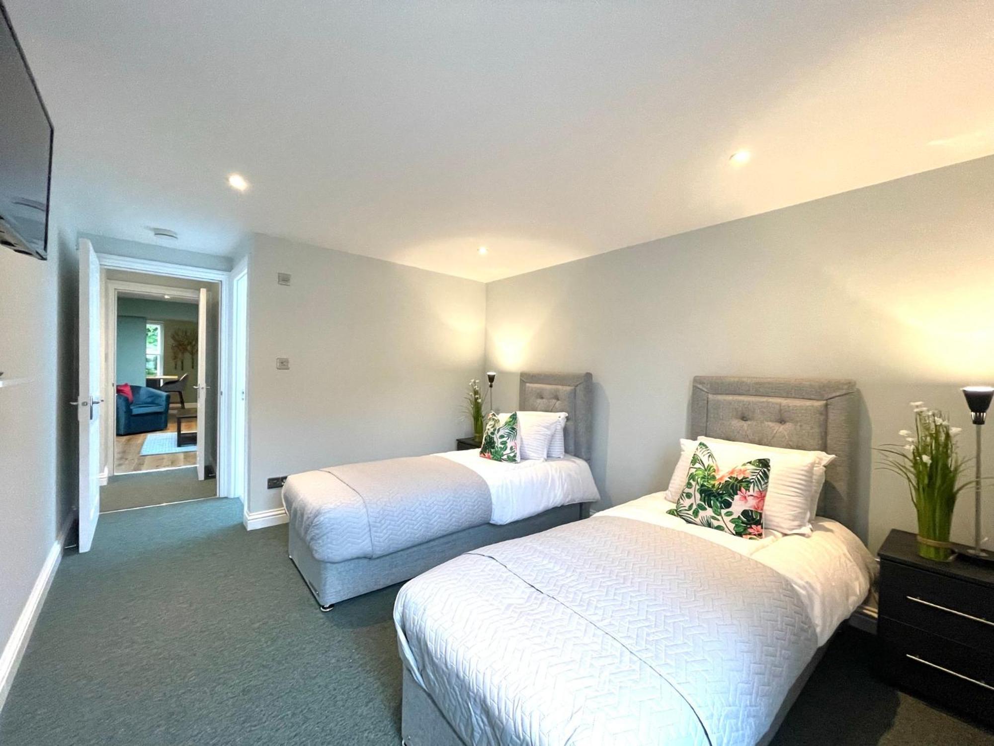 2 Bedroom Apartments Stopoverz Bristol Zewnętrze zdjęcie