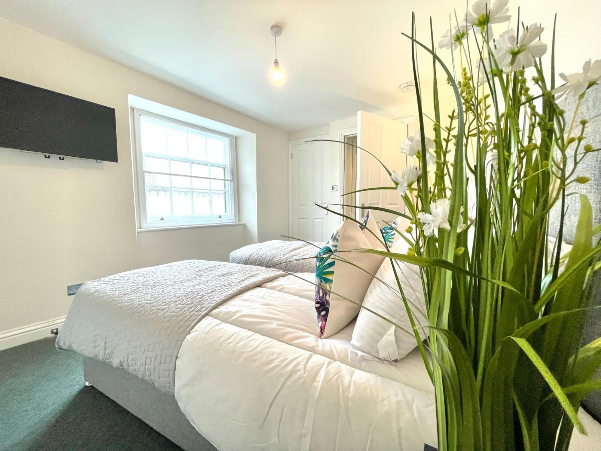 2 Bedroom Apartments Stopoverz Bristol Zewnętrze zdjęcie