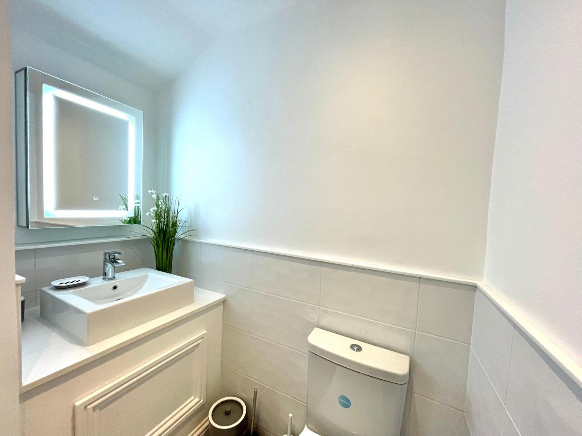 2 Bedroom Apartments Stopoverz Bristol Zewnętrze zdjęcie