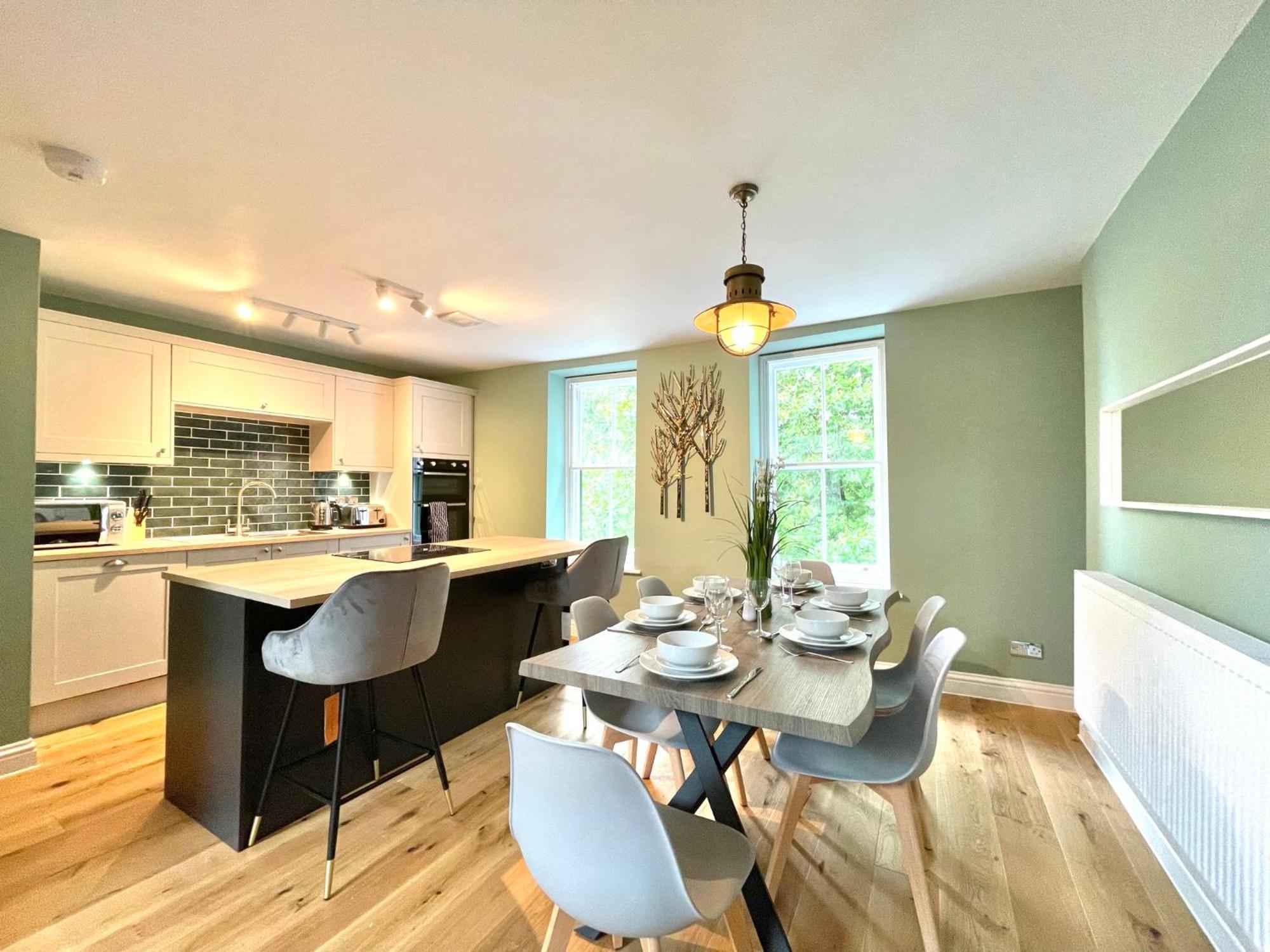 2 Bedroom Apartments Stopoverz Bristol Zewnętrze zdjęcie