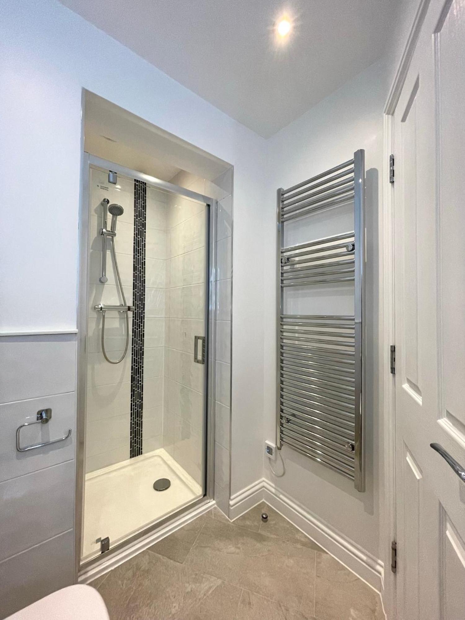 2 Bedroom Apartments Stopoverz Bristol Zewnętrze zdjęcie