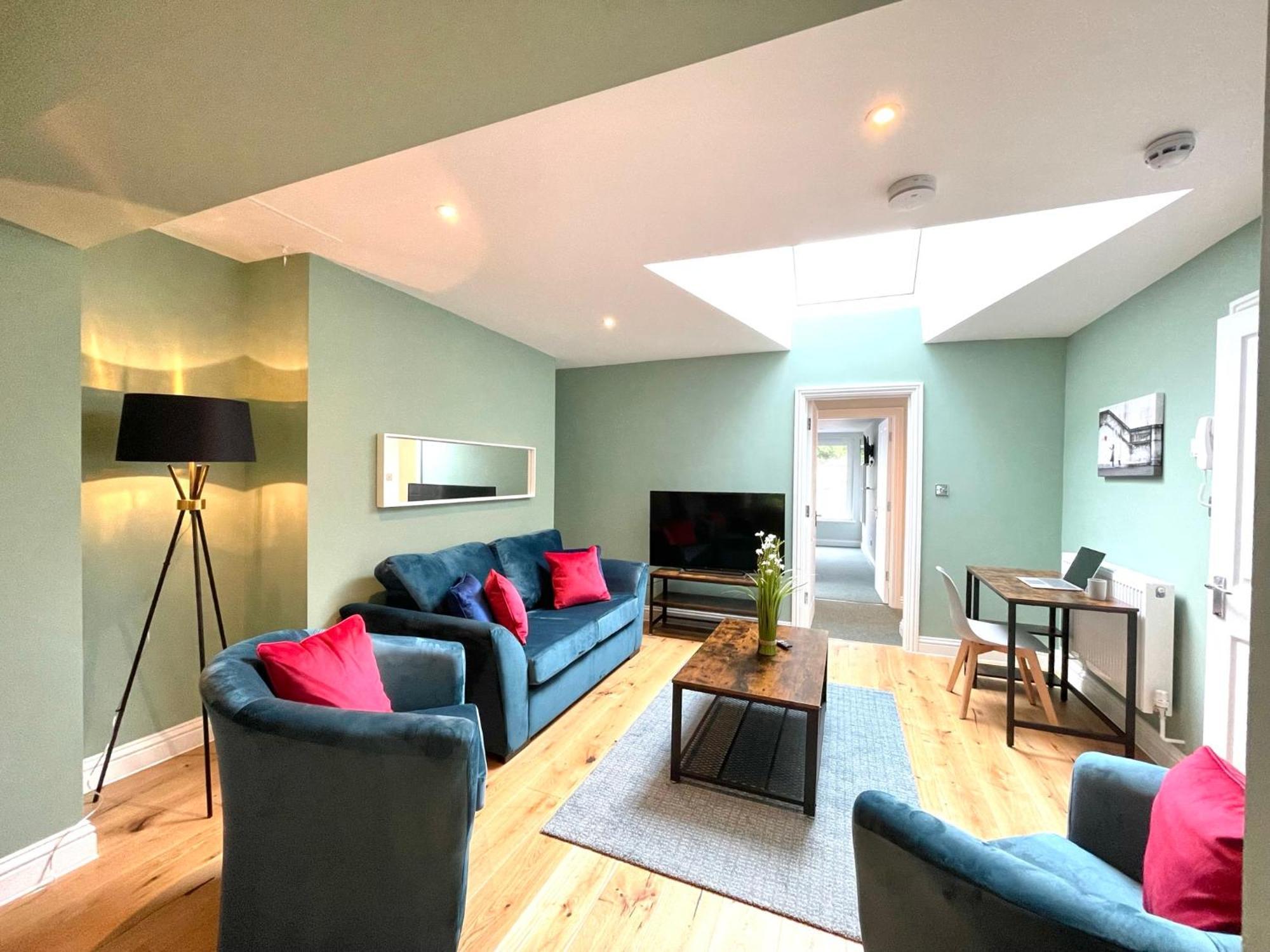 2 Bedroom Apartments Stopoverz Bristol Zewnętrze zdjęcie