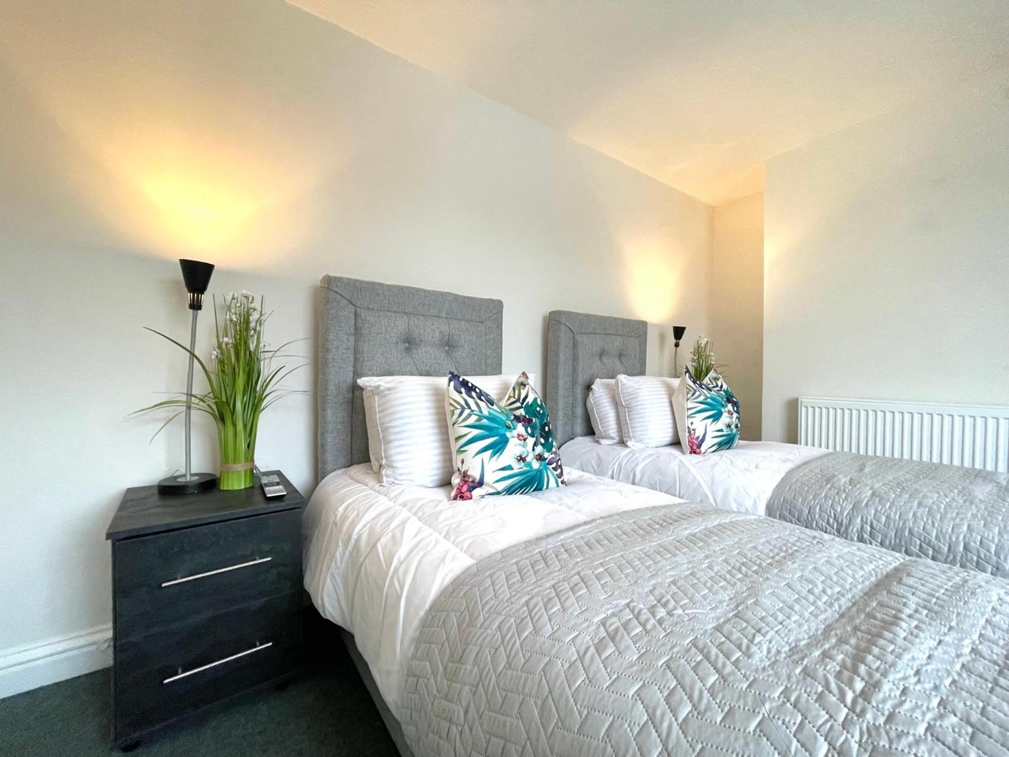 2 Bedroom Apartments Stopoverz Bristol Zewnętrze zdjęcie