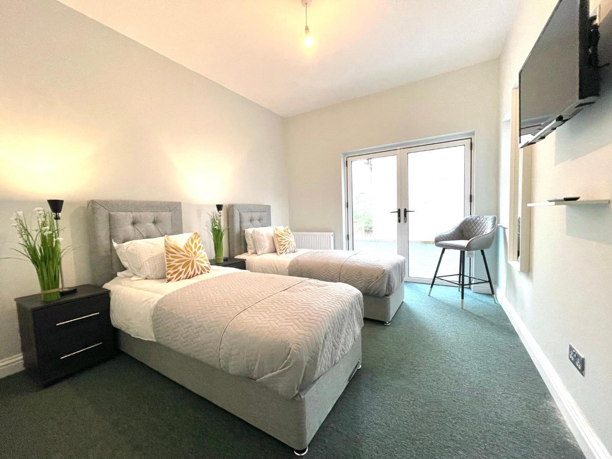 2 Bedroom Apartments Stopoverz Bristol Zewnętrze zdjęcie