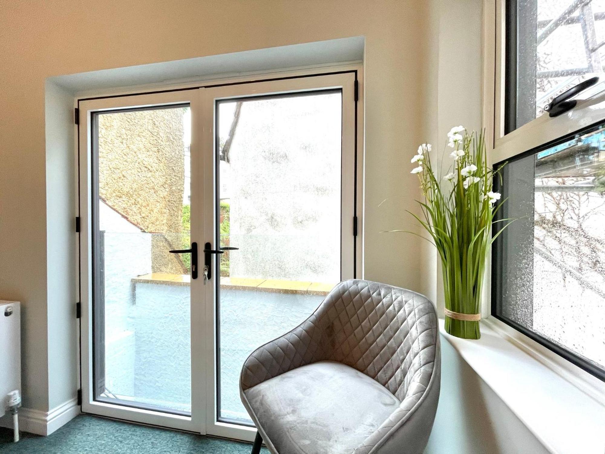 2 Bedroom Apartments Stopoverz Bristol Zewnętrze zdjęcie