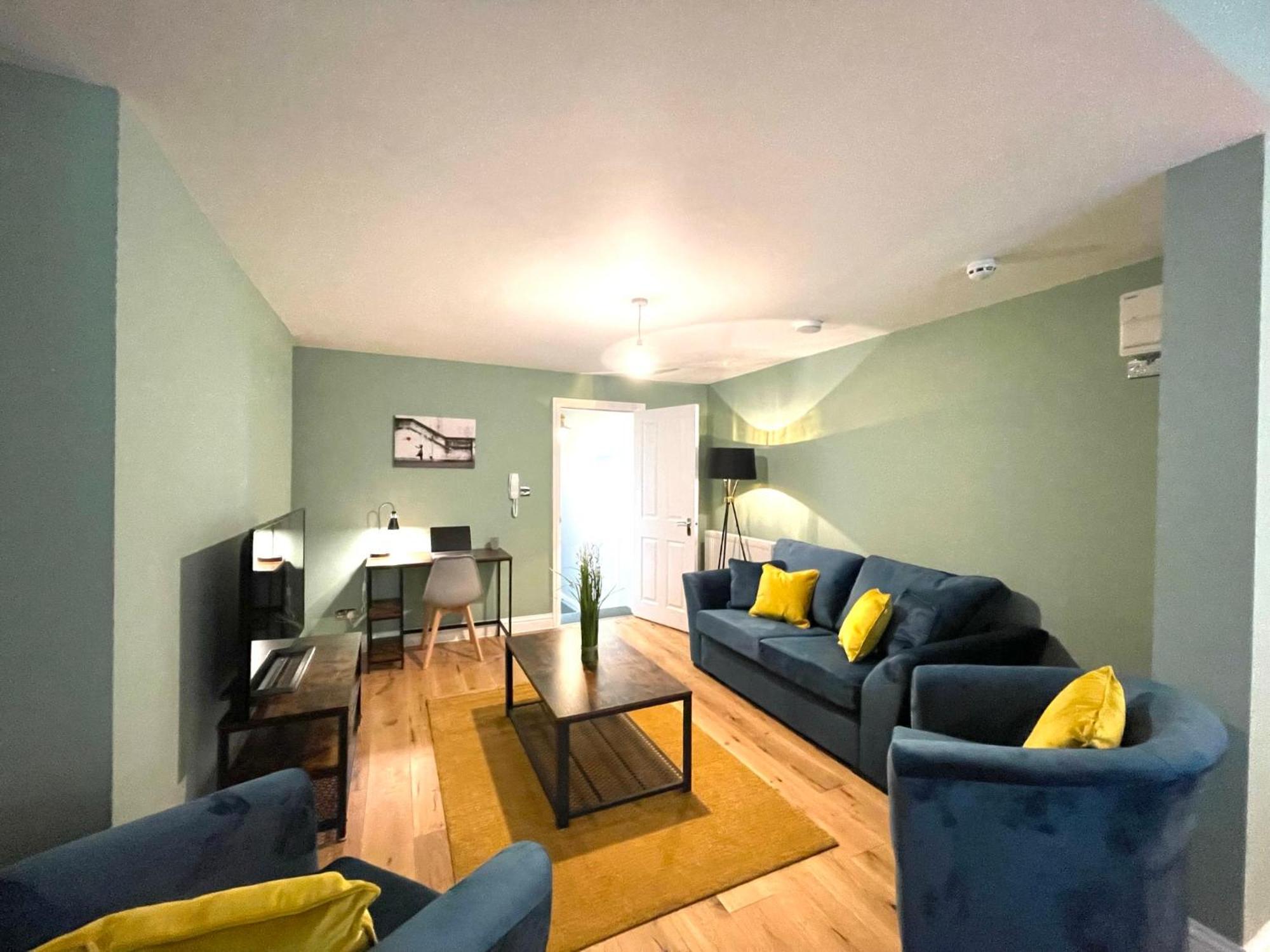 2 Bedroom Apartments Stopoverz Bristol Zewnętrze zdjęcie