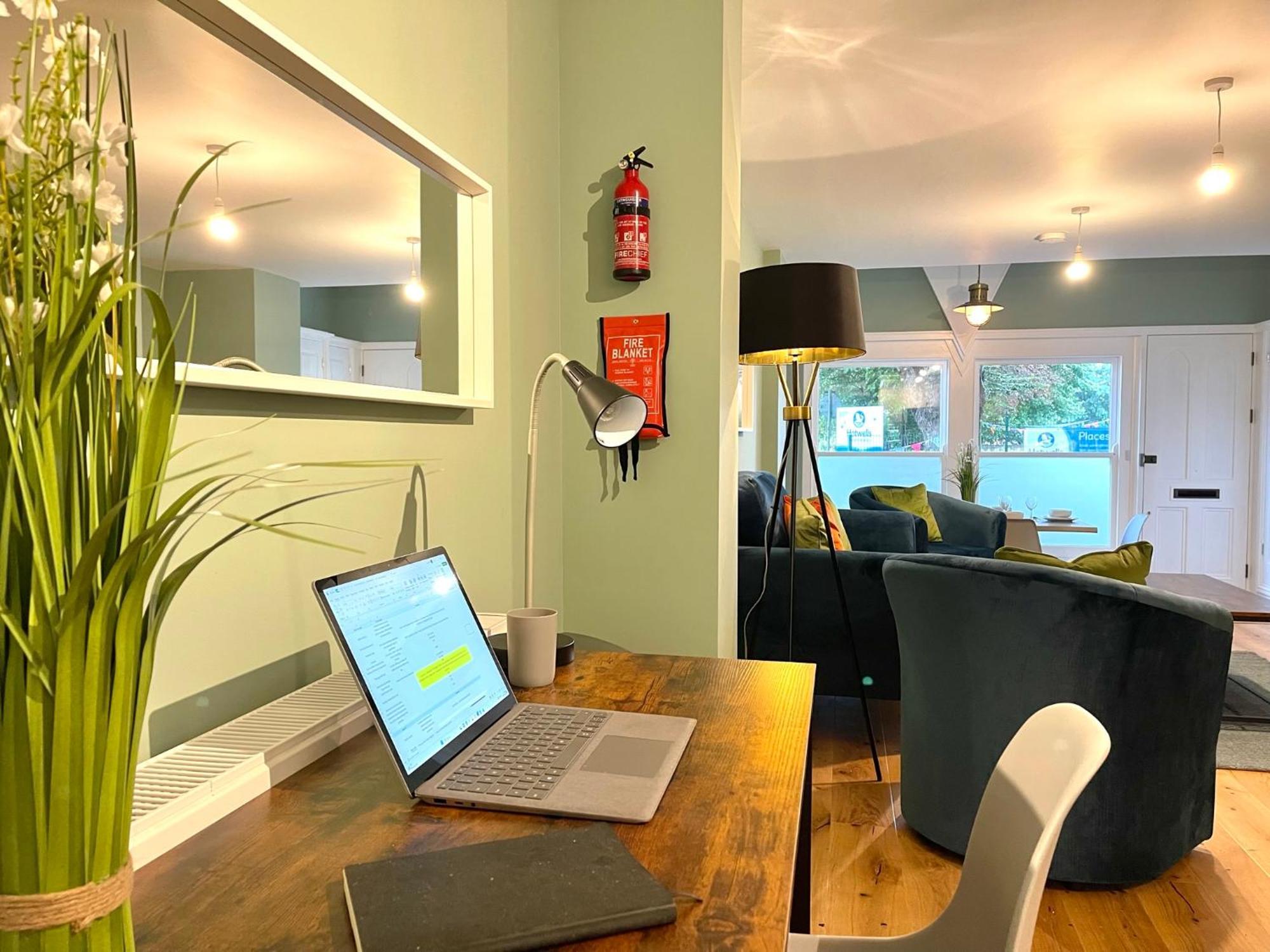 2 Bedroom Apartments Stopoverz Bristol Zewnętrze zdjęcie