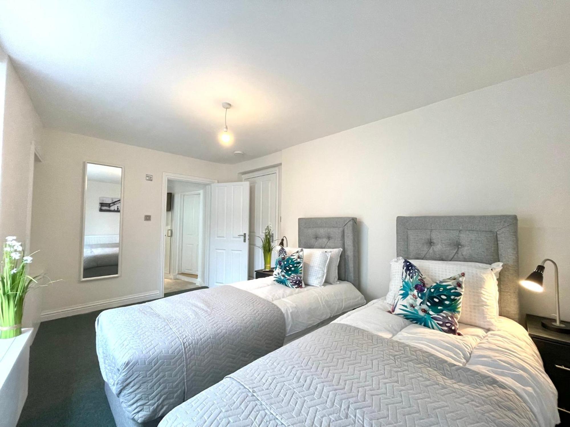 2 Bedroom Apartments Stopoverz Bristol Zewnętrze zdjęcie