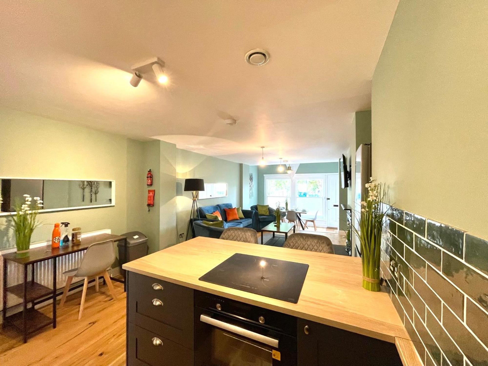 2 Bedroom Apartments Stopoverz Bristol Zewnętrze zdjęcie