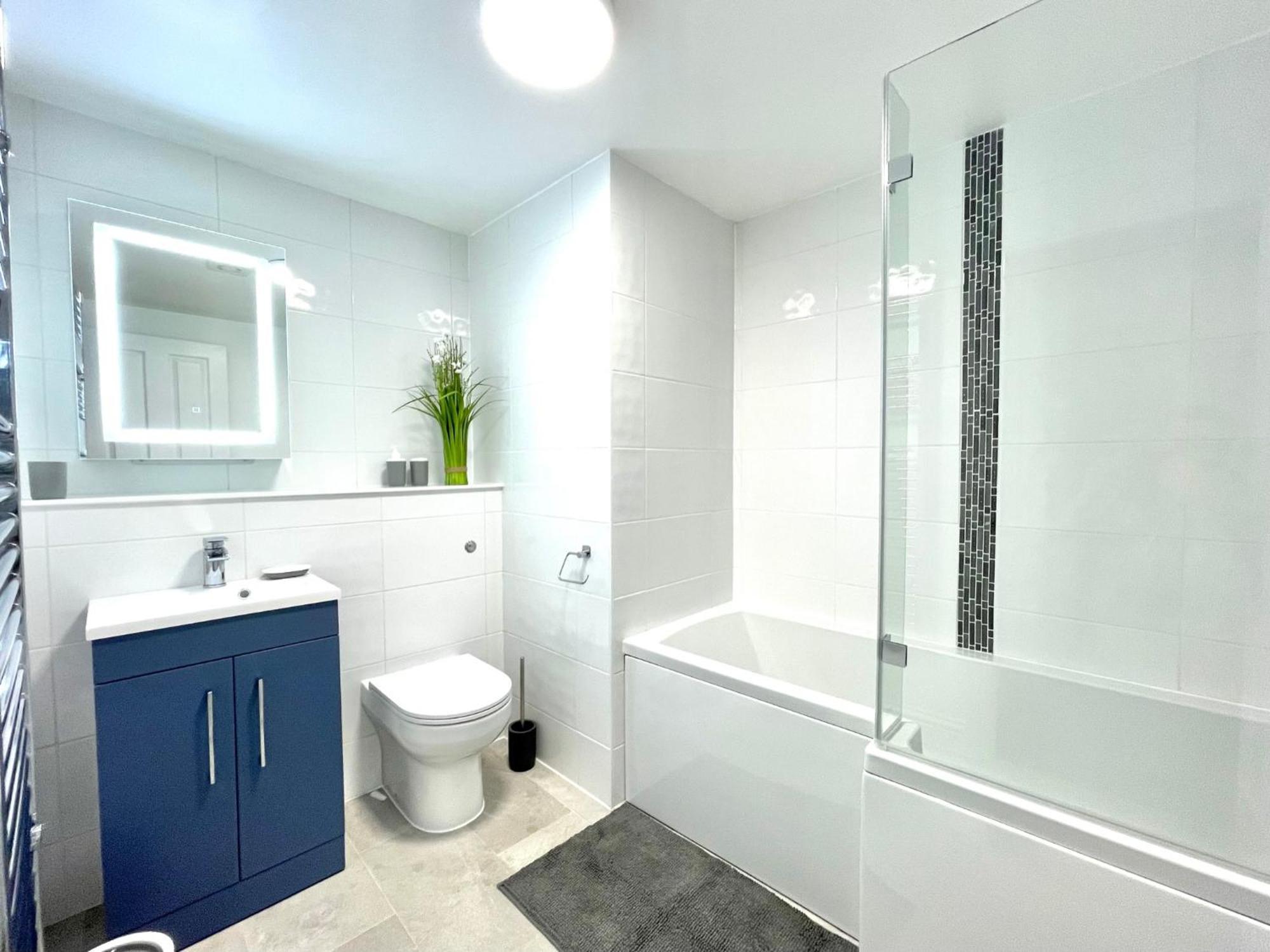 2 Bedroom Apartments Stopoverz Bristol Zewnętrze zdjęcie
