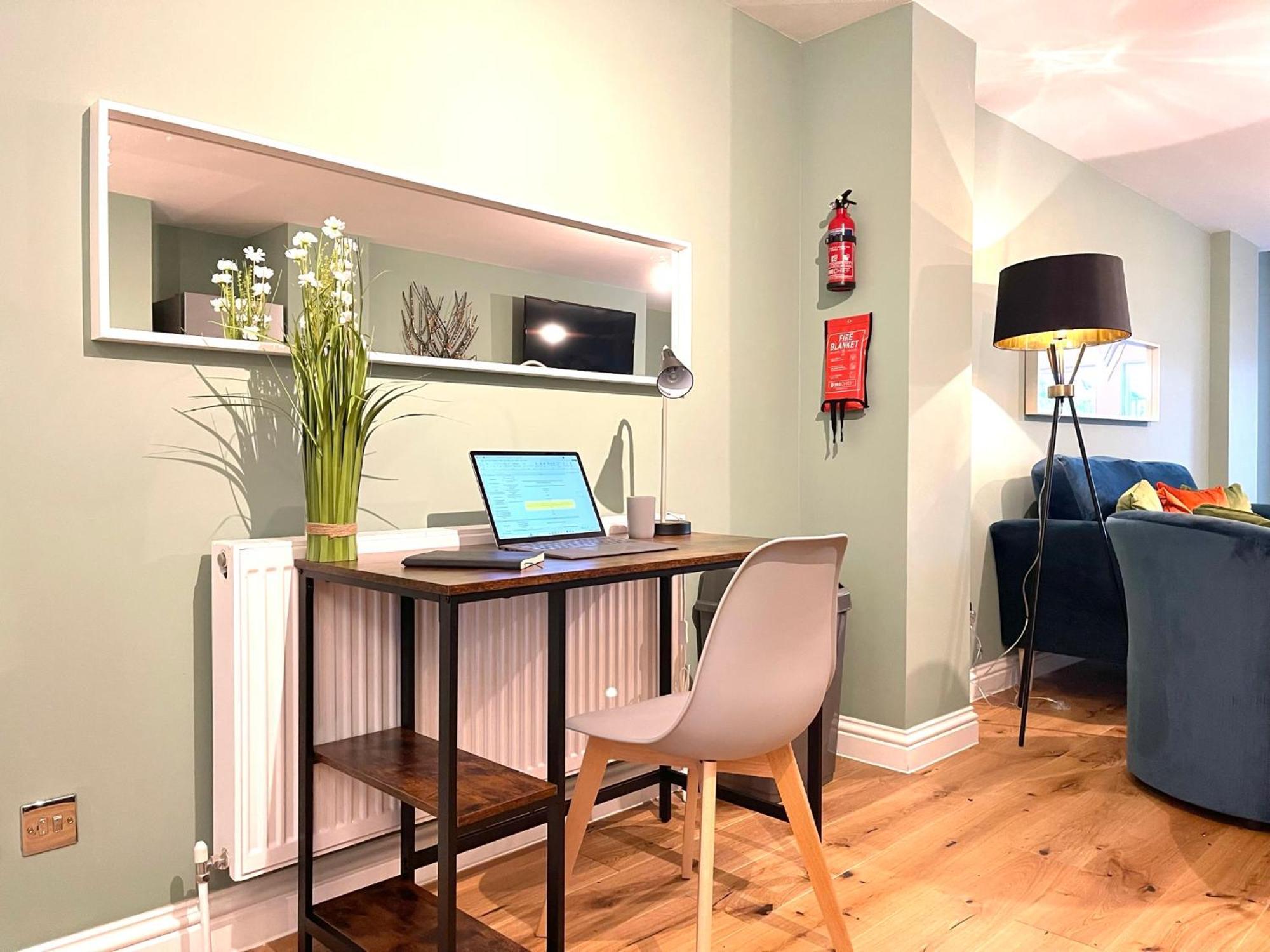 2 Bedroom Apartments Stopoverz Bristol Zewnętrze zdjęcie