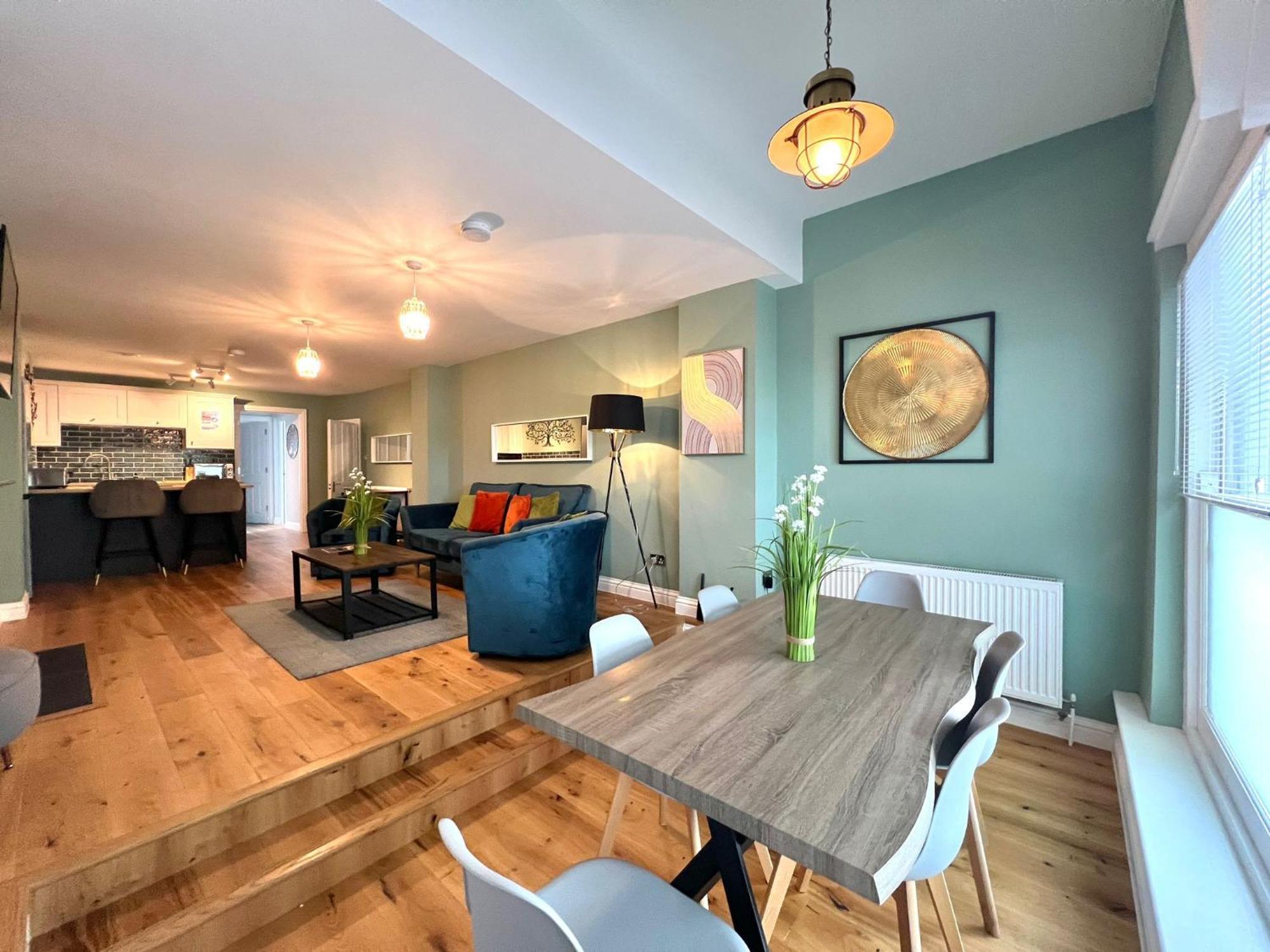 2 Bedroom Apartments Stopoverz Bristol Zewnętrze zdjęcie