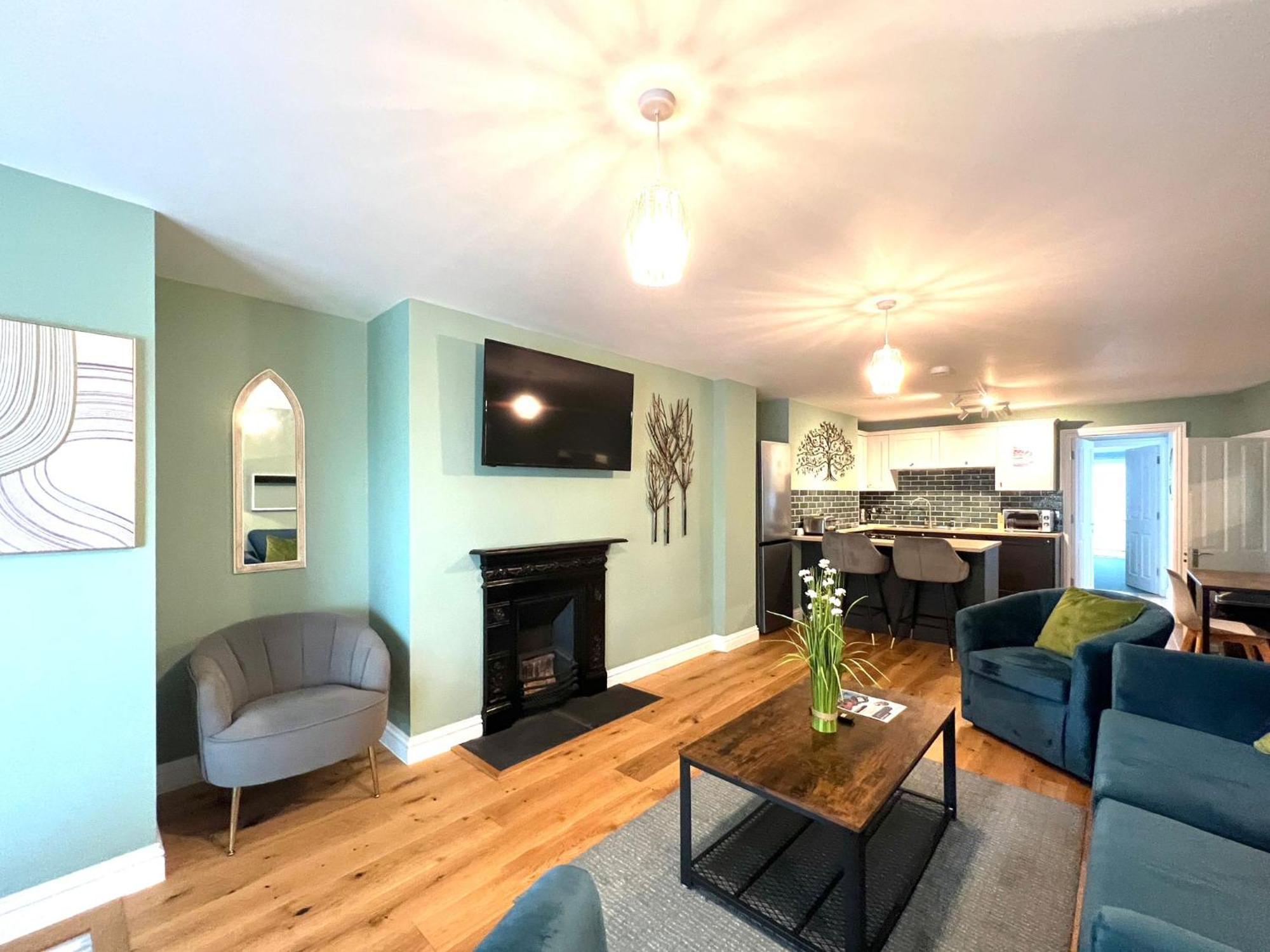 2 Bedroom Apartments Stopoverz Bristol Zewnętrze zdjęcie
