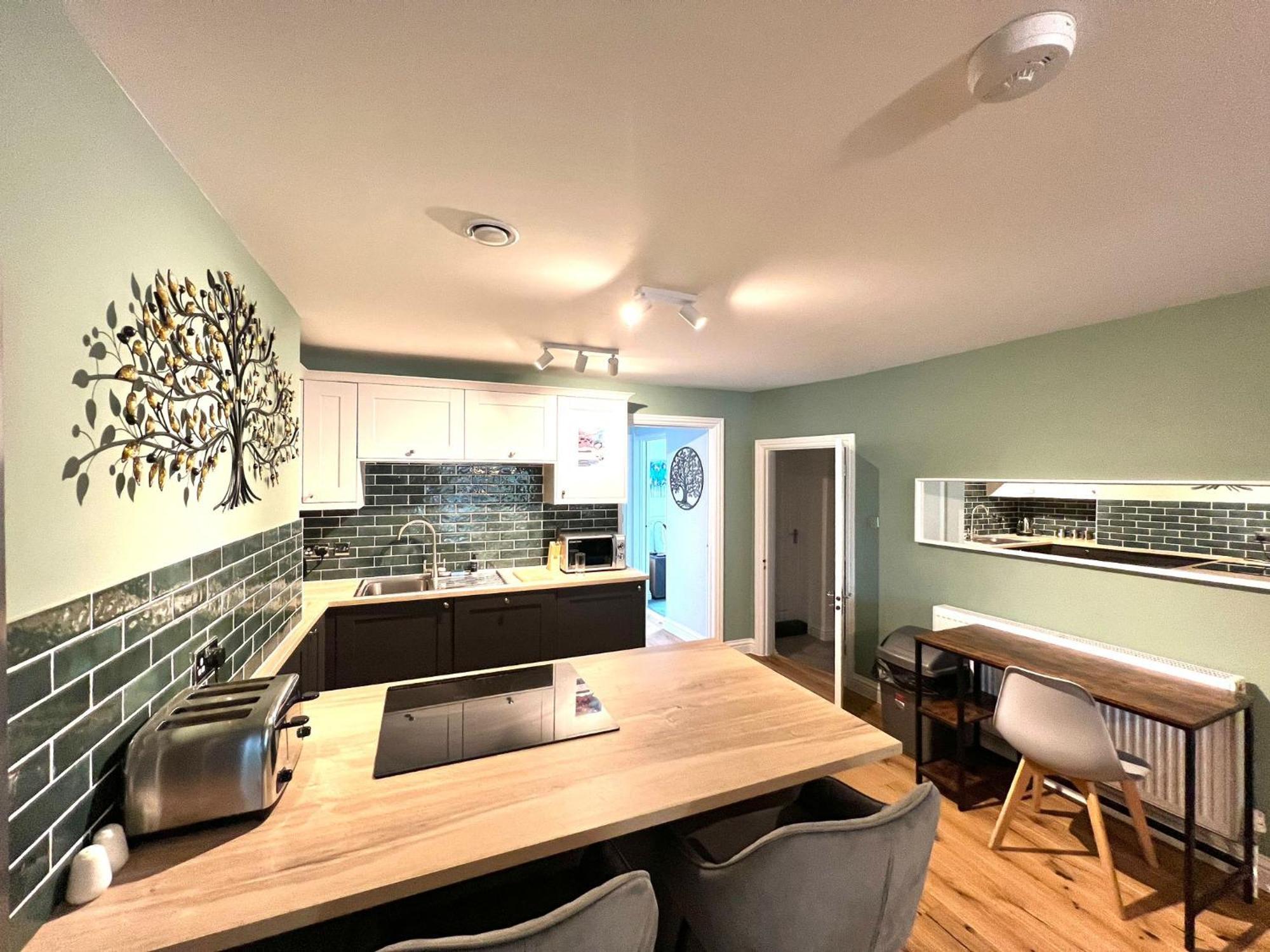2 Bedroom Apartments Stopoverz Bristol Zewnętrze zdjęcie